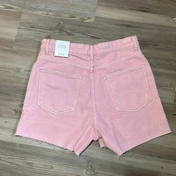 Zara Denim Shorts Light Pink High rise Side slit Button fly Raw hem Size 6 NWT - Picture 9 of 11